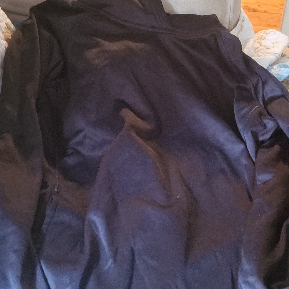 Black sweat shirt